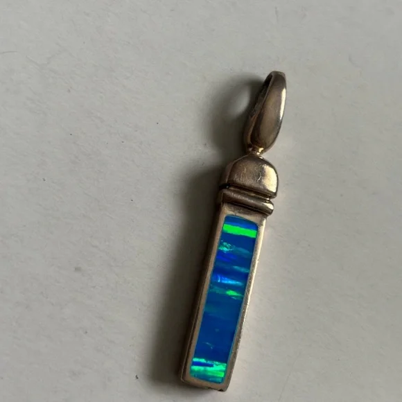 Vintage blue fire opal pendant - Picture 3 of 13